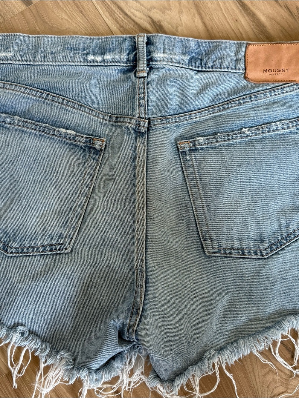 MOUSSY Light Wash Distressed Denim Cutoff Shorts Button-fly size 30/31 - Picture 3 of 7